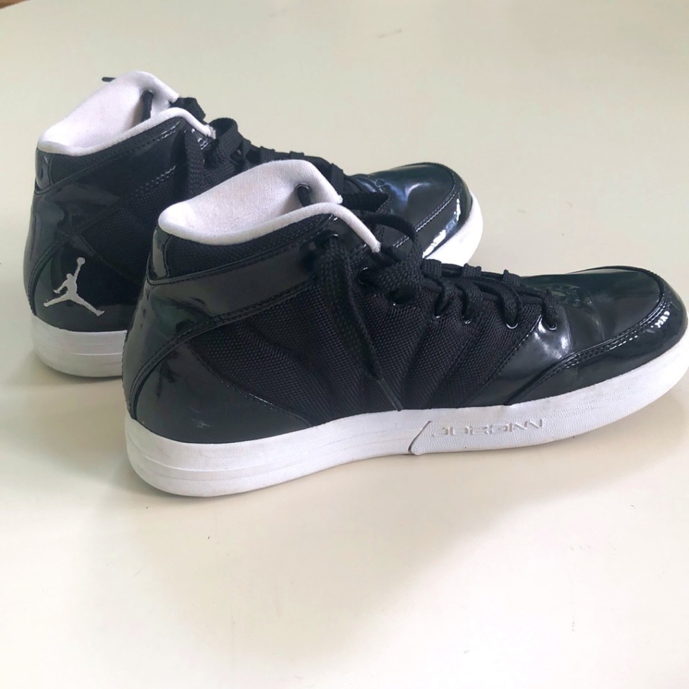 Nike Jordans Black - Picture 5 of 9